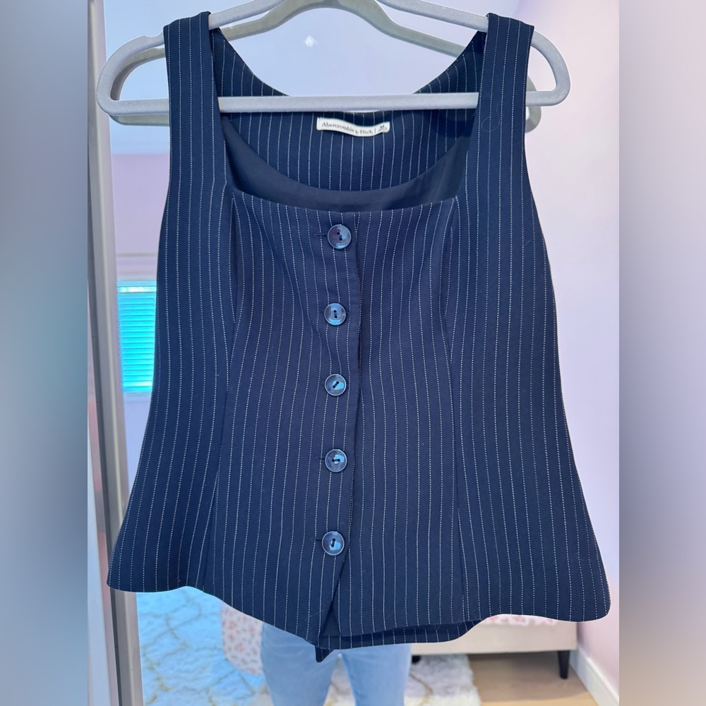 Abercrombie & Fitch Mara Tailored Vest. Square neck top. Navy pinstripe. - Picture 4 of 6